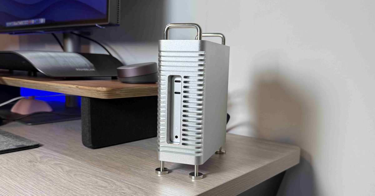 M4 Mac Mini как альтернатива Mac Pro: руководство по апгрейду Новый Mac Mini на базе чипа M4 обладает впечатляющей производительностью, которую можно дополнительно увеличить с помощью внешних компонентов. Правильно подобранные аксессуары позволят создать систему, срав