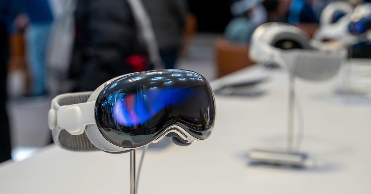 Разработчики прогнозируют бурный рост игровой индустрии на Apple Vision Pro Создатели игр видят большой потенциал в новой платформе Apple Vision Pro. Несмотря на высокую стоимость устройства в $3499, разработчики уверены в успехе игрового направления. Многие студии уже работают