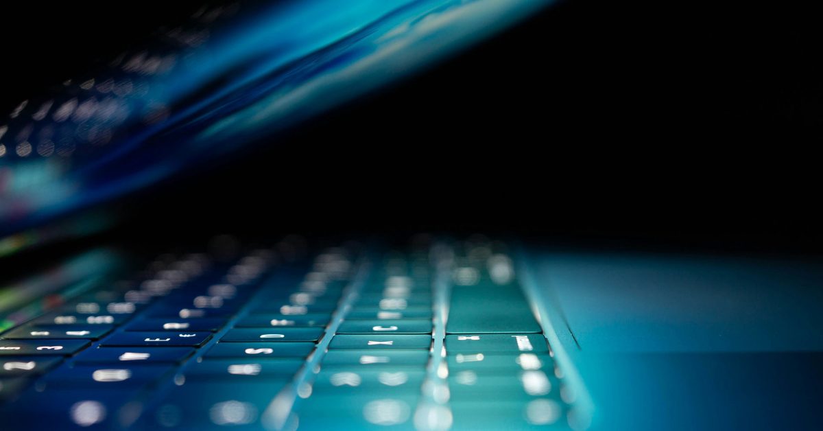 Противопоставлять Apple, противостоящую ФБР, с помощью ключей Microsoft BitLocker, несправедливо.