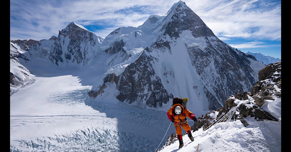 Apple TV приобрела мировые права на фильм «Последний первый: Зима на К2»