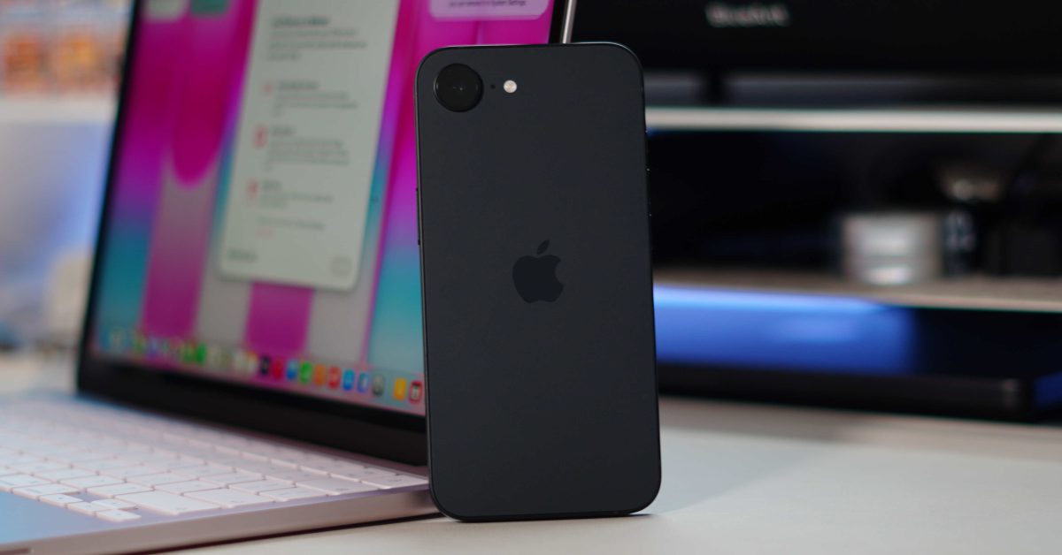 Обзор iPhone 17e: Apple наконец-то сделала доступный iPhone идеальным [Видео]