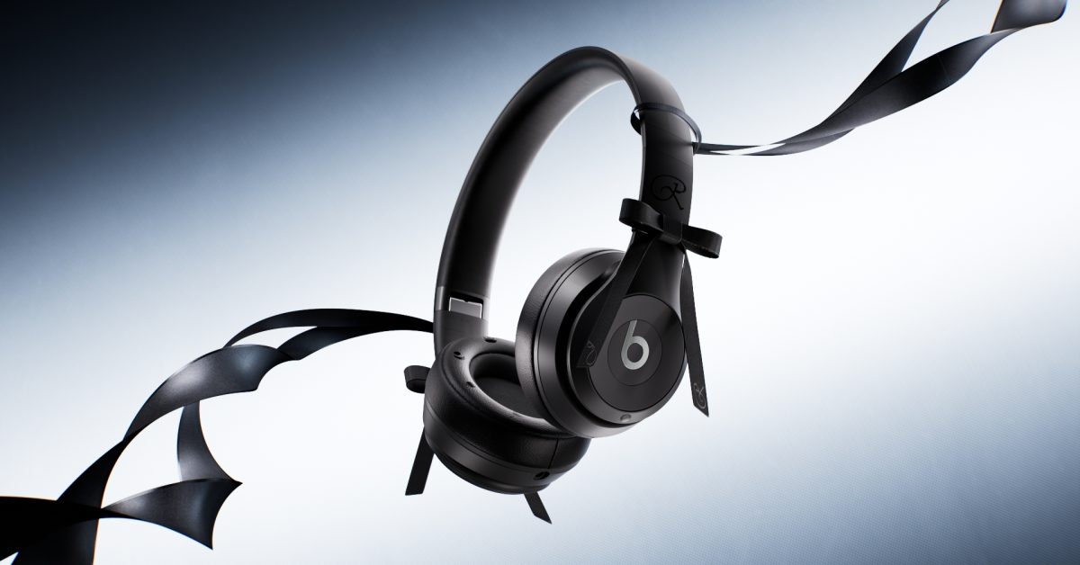 Beats представляет специальные наушники Solo 4 в цвете Onyx Black в коллаборации с JENNIE