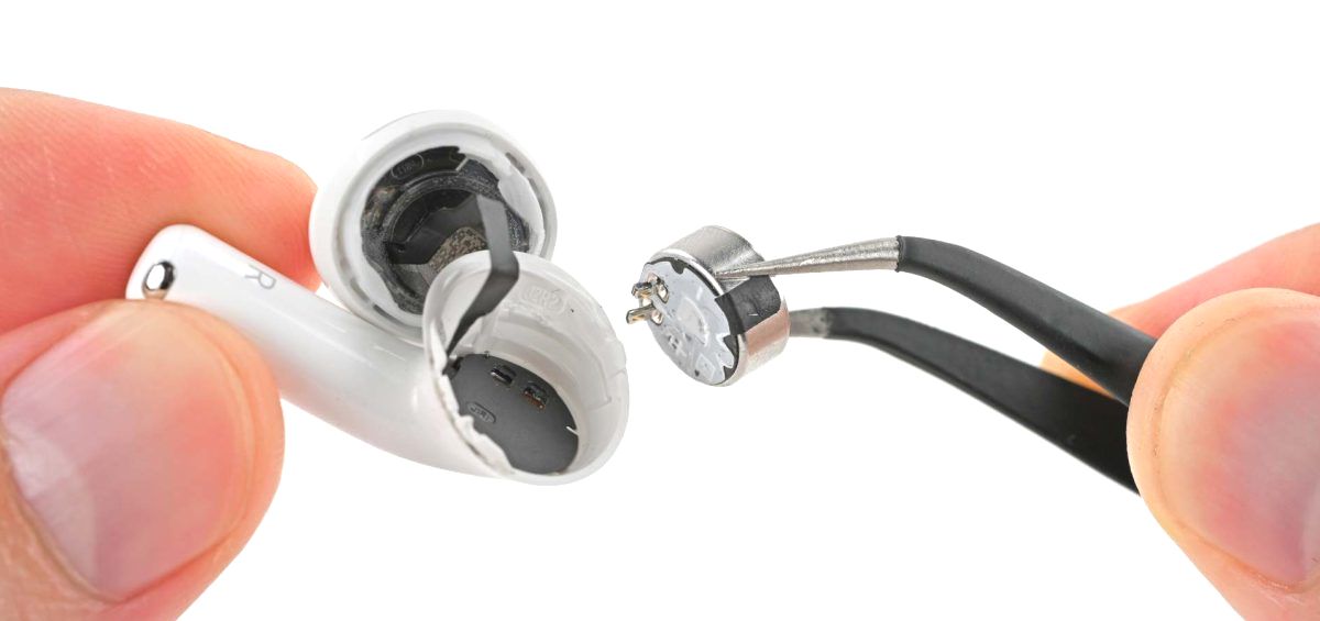 iFixit разобрал AirPods 5: первое реальное улучшение ремонтопригодности